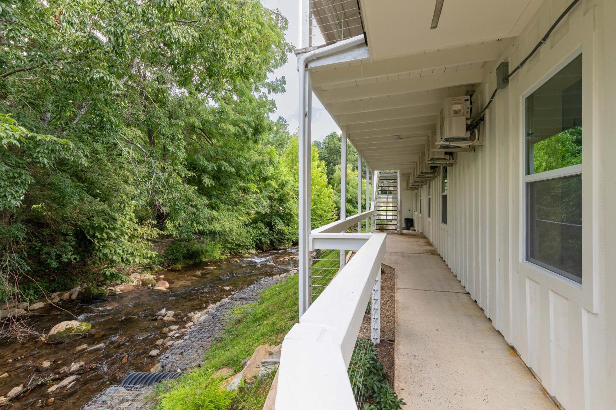 Motel The Dogwood Maggie Valley Exterior foto
